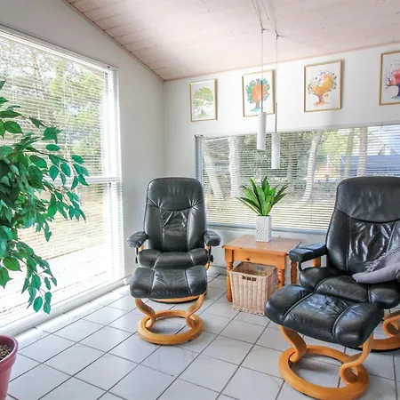 Vakantiehuis Augustine - 1-6km From The Sea By Interhome
